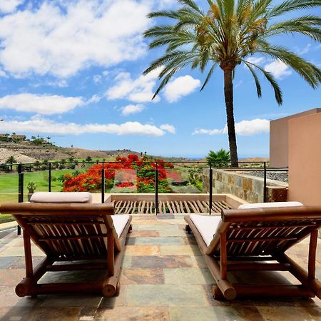 Villa With Private Pool In Luxury Golf Resort 살로브레 외부 사진