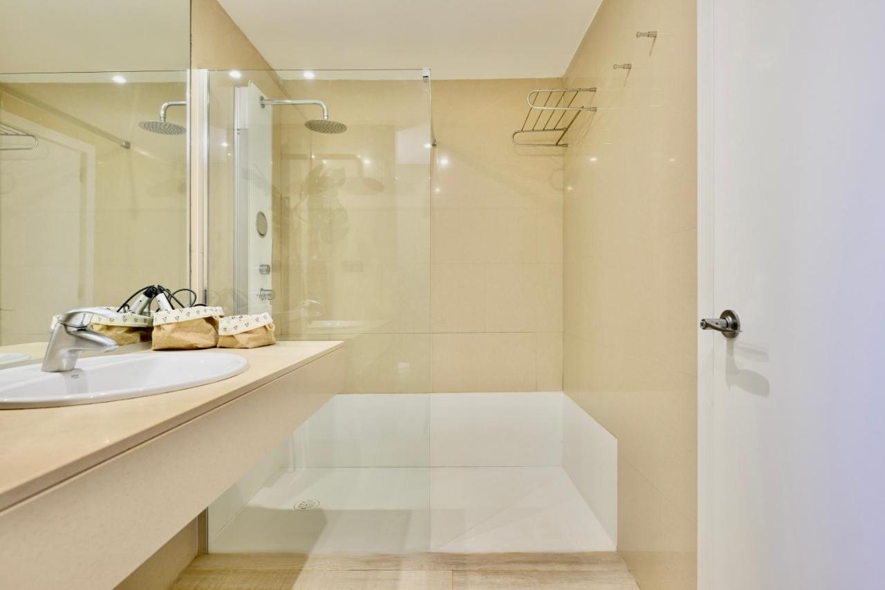 Villa With Private Pool In Luxury Golf Resort 살로브레 외부 사진
