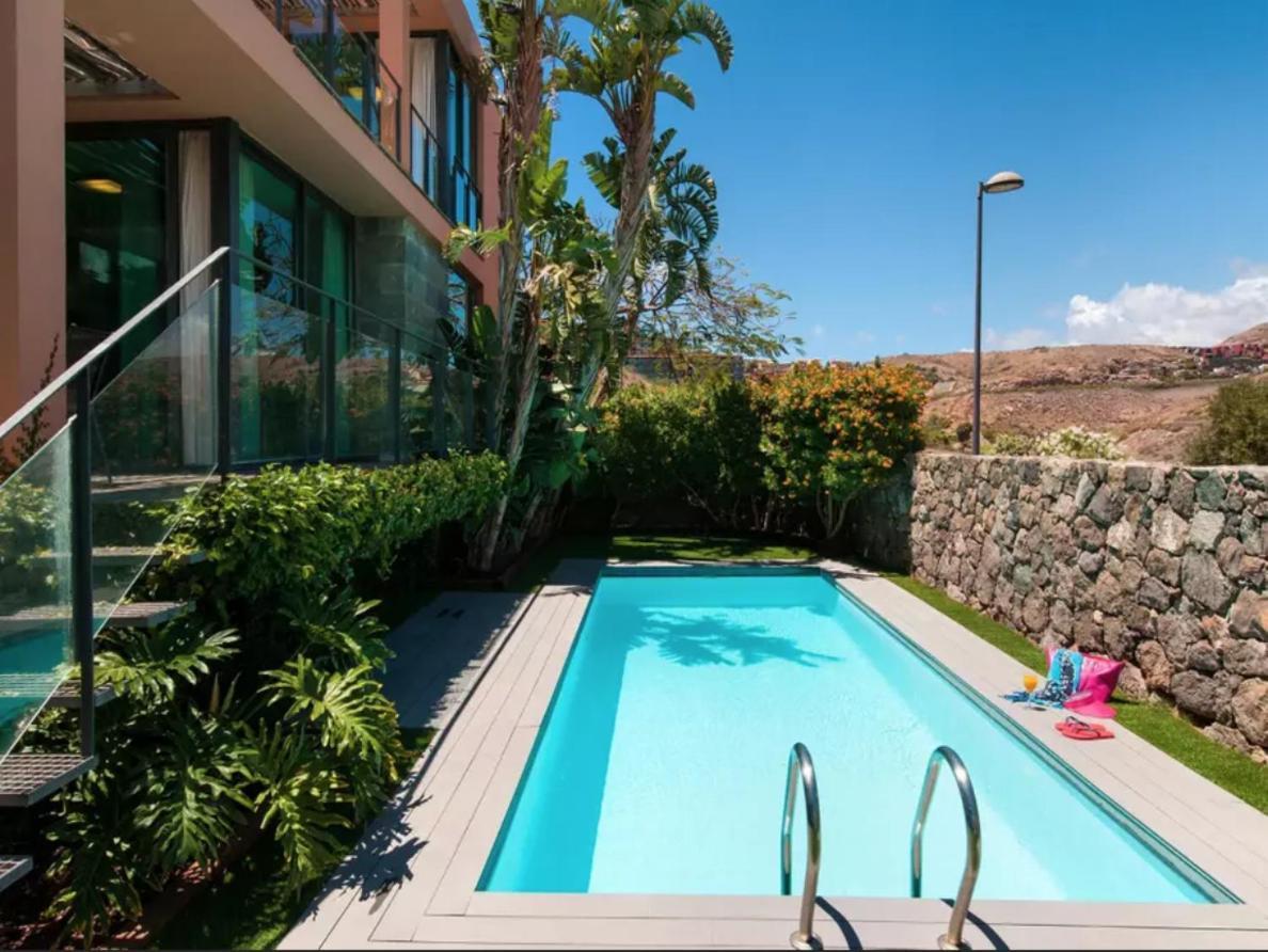 Villa With Private Pool In Luxury Golf Resort 살로브레 외부 사진