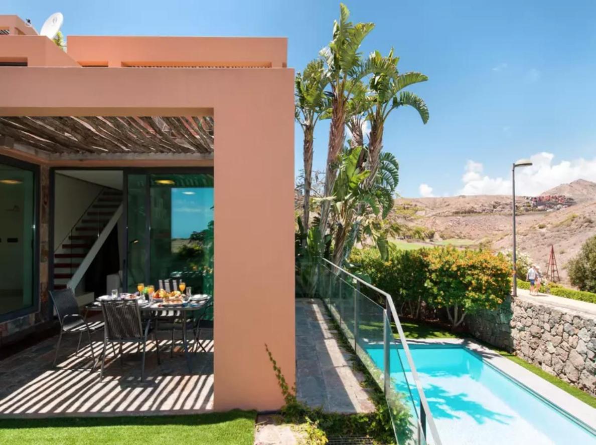 Villa With Private Pool In Luxury Golf Resort 살로브레 외부 사진