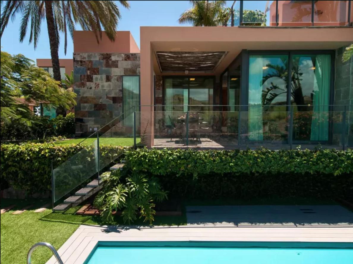 Villa With Private Pool In Luxury Golf Resort 살로브레 외부 사진