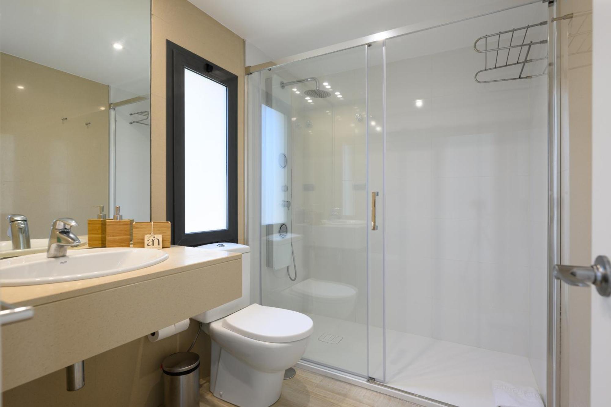 Villa With Private Pool In Luxury Golf Resort 살로브레 외부 사진