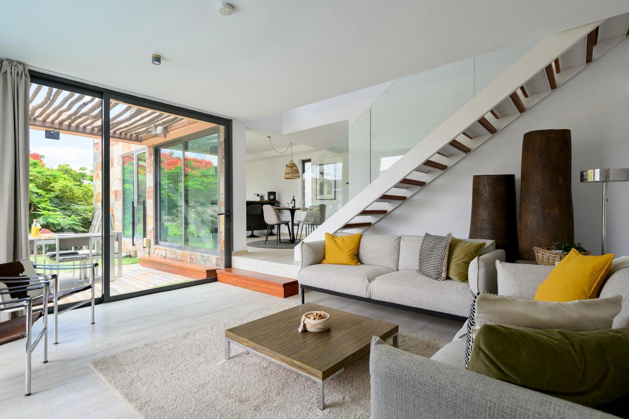 Villa With Private Pool In Luxury Golf Resort 살로브레 외부 사진