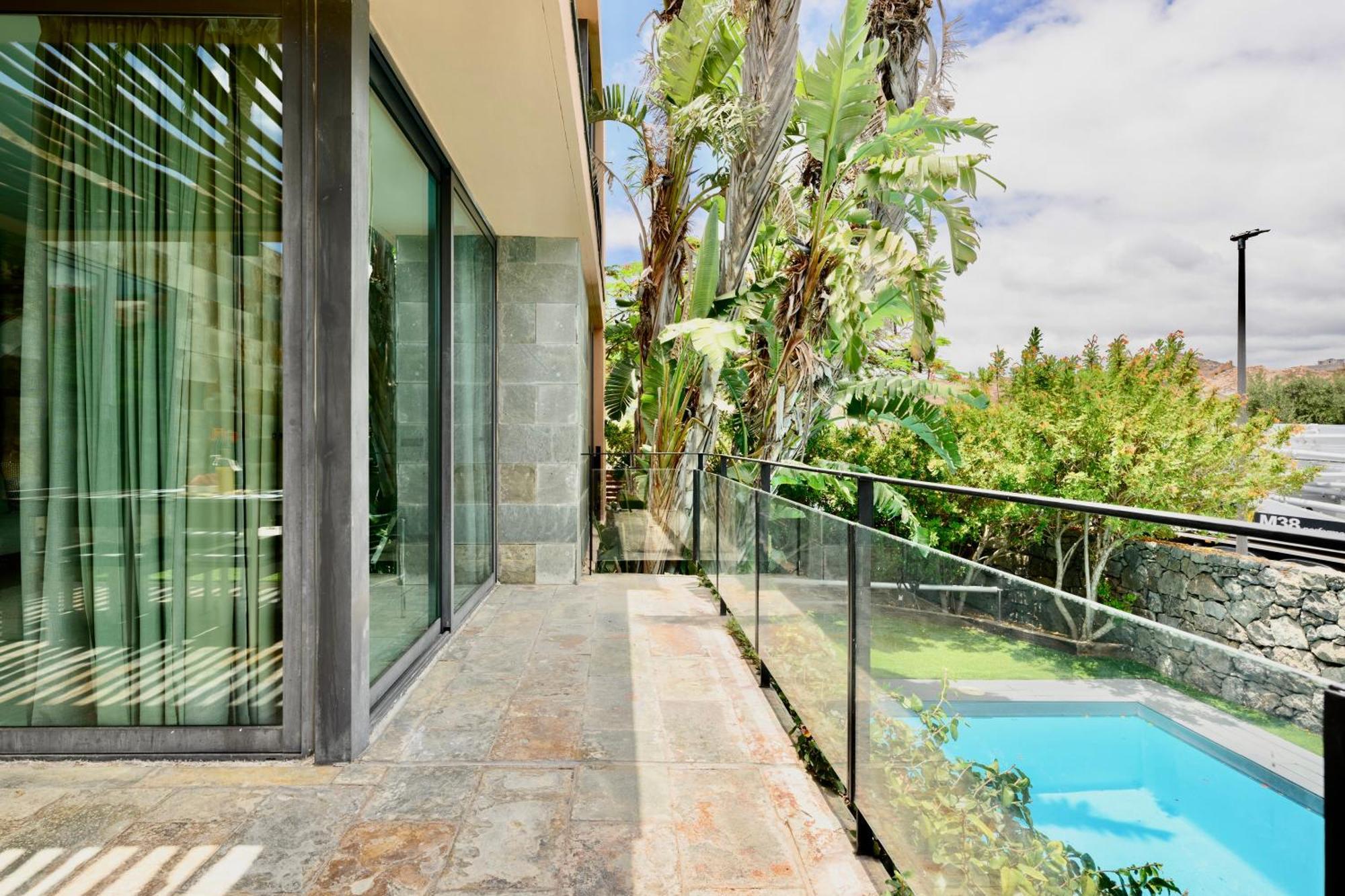 Villa With Private Pool In Luxury Golf Resort 살로브레 외부 사진